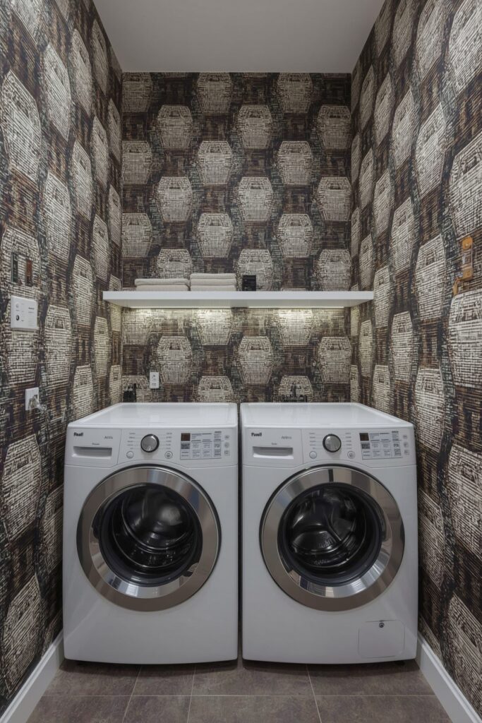 3D Optical Illusion Laundry Baskets



