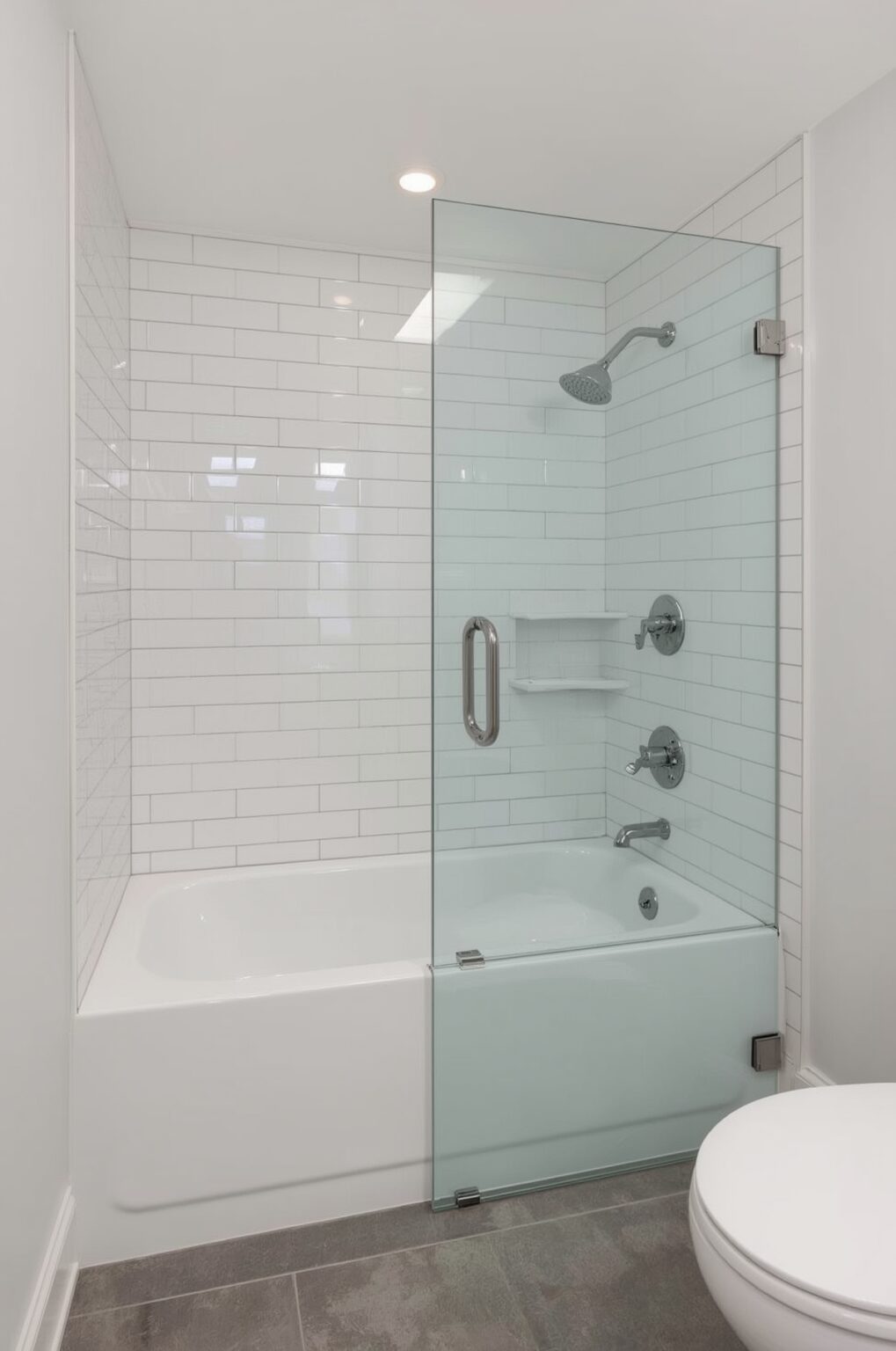 57 Brilliant Small Space Saving Bathroom Ideas With Tub