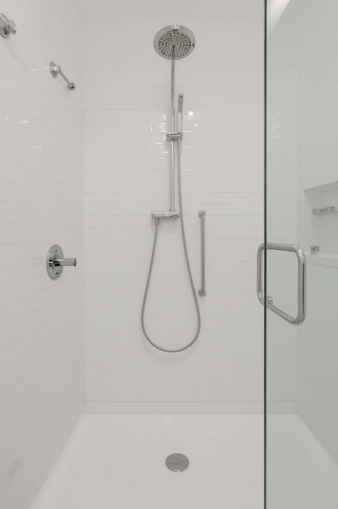 Minimalist Fixtures for Clean Lines